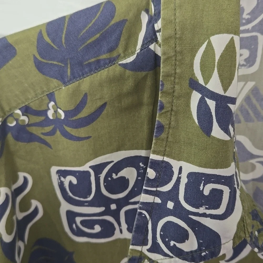 Old Navy Green and Blue Patterned Men's Shirt - Picture 3 of 9